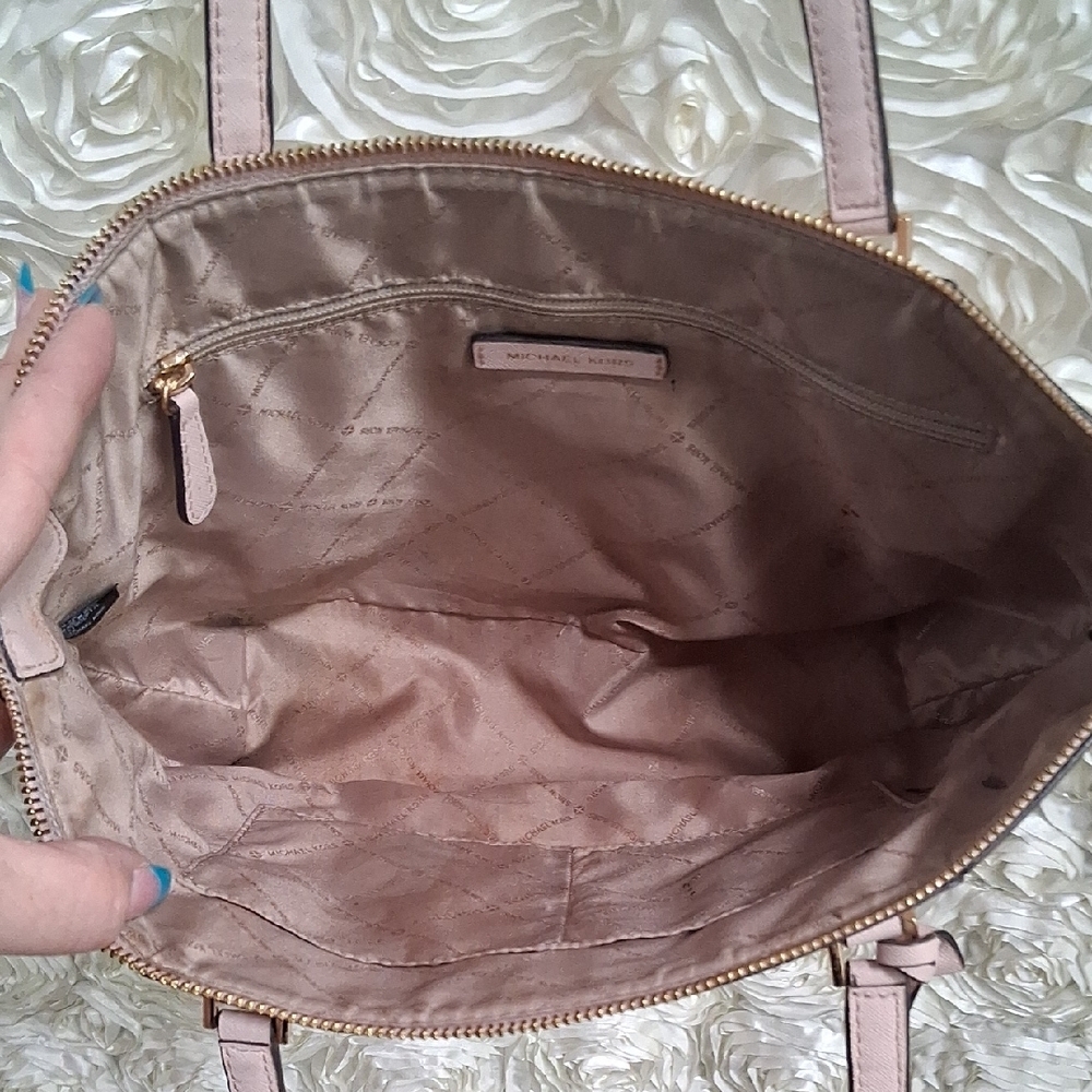 Michael Kors Pale Pink Leather Tote with Gold Hardware - Picture 6 of 7